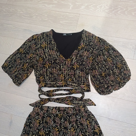 Zara Top & Skirt Set - Picture 2 of 7
